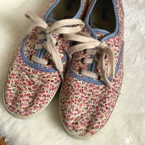 Adorable floral keds size 9 good condition